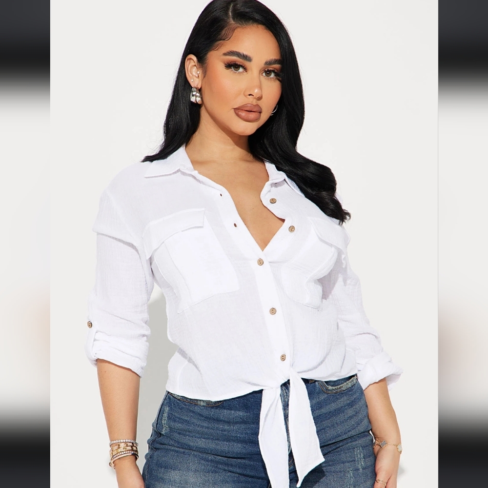 White cropped shirt sz M